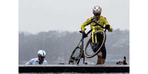 L'infortunio imprevisto di Van Aert innesca un rimpasto nelle grandi classiche L'infortunio imprevisto di Van Aert innesca un rimpasto nelle grandi classiche